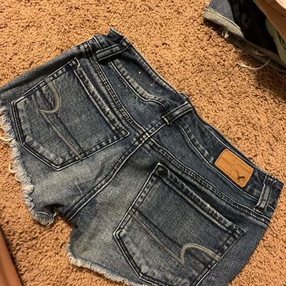 Shortie American Eagle Shorts - Picture 2 of 2